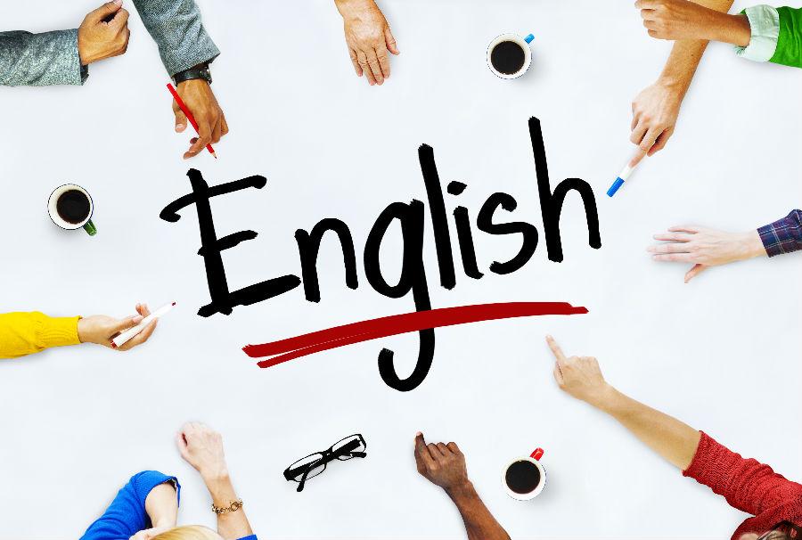 高中英语作文模板 第389期:an english class 一节英语课